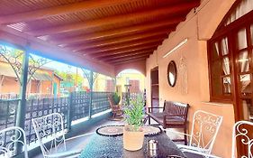 Fay's Barbeque Garden-House